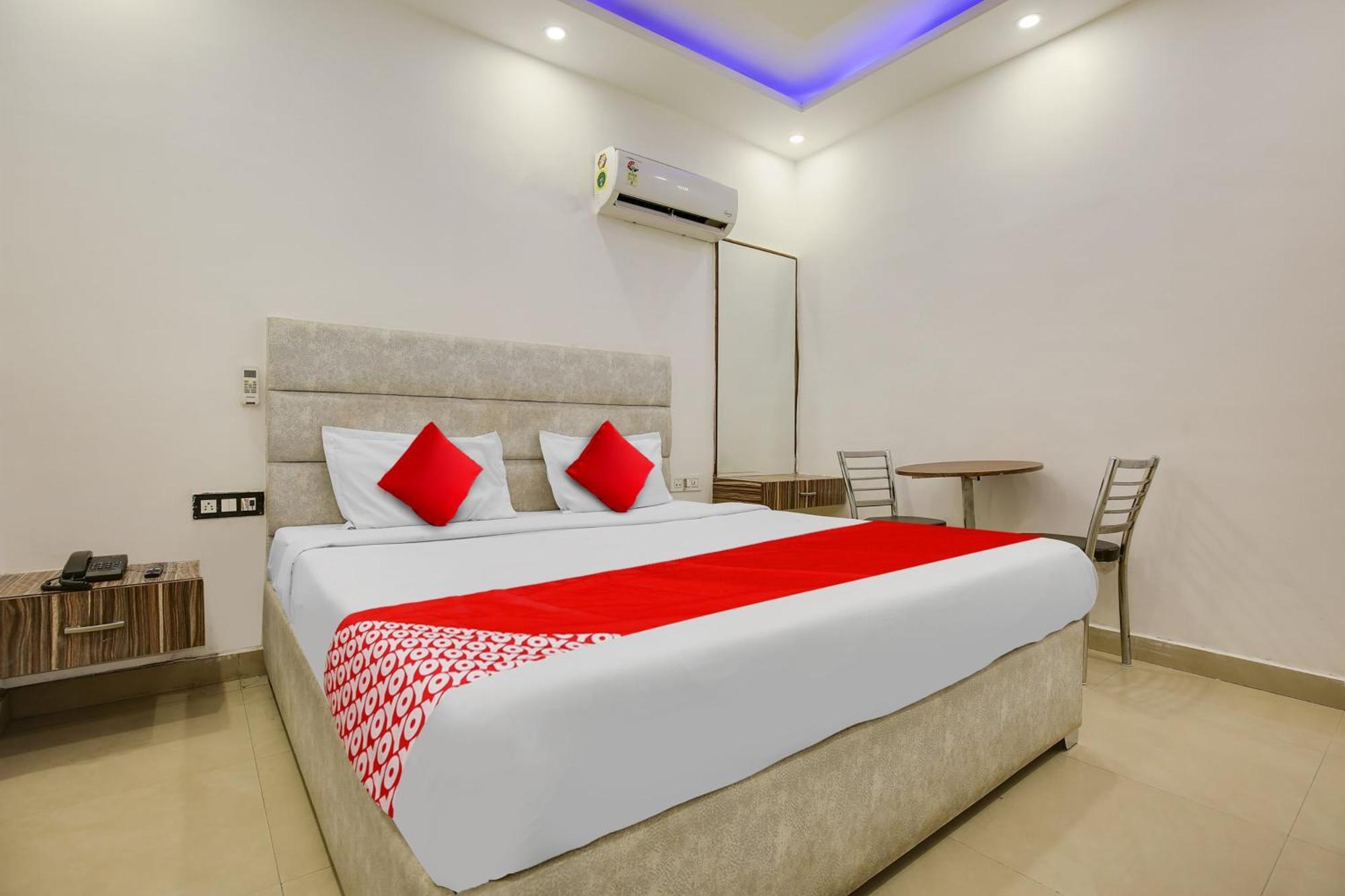 Hotel O Av Continental Zirakpur Exterior foto
